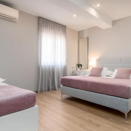 Luxury Beachfront * Duće