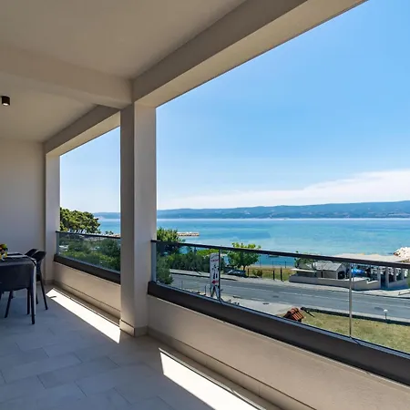 Luxury Beachfront Duće