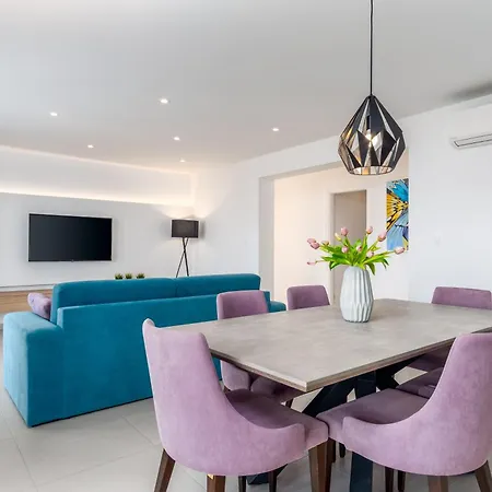 Luxury Beachfront * Duće