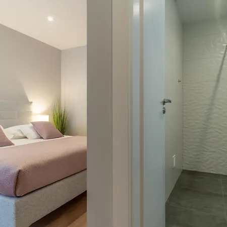 Apartment Luxury Beachfront Duće