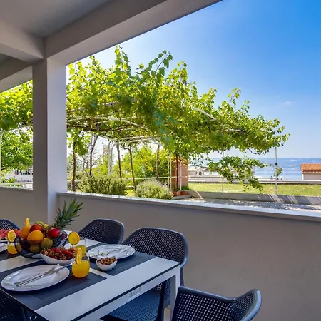 Apartment Luxury Beachfront