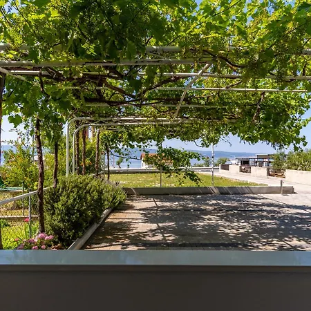 Luxury Beachfront Duće